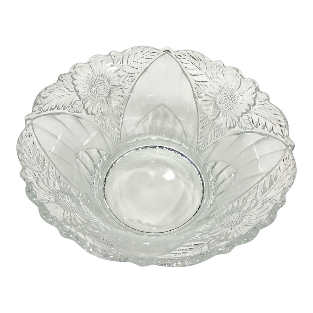 Vintage Clear Pressed Glass Sunflower Leaf Serving Bowl 8.75” Floral Decor - Picture 5 of 8